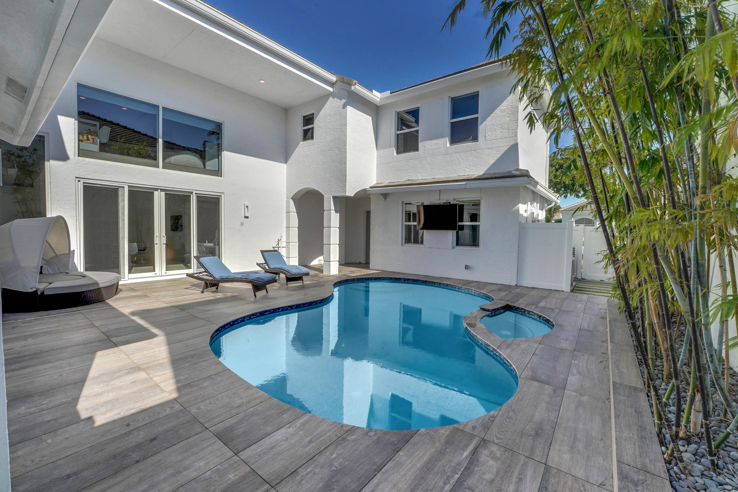 5737 Regency Circle East Boca Raton, FL 33496 - Photo 4 of 87 DSC09669