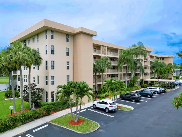 $260,000 | 4030 West Palm Aire Drive, Unit 506, Pompano Beach, FL 33069