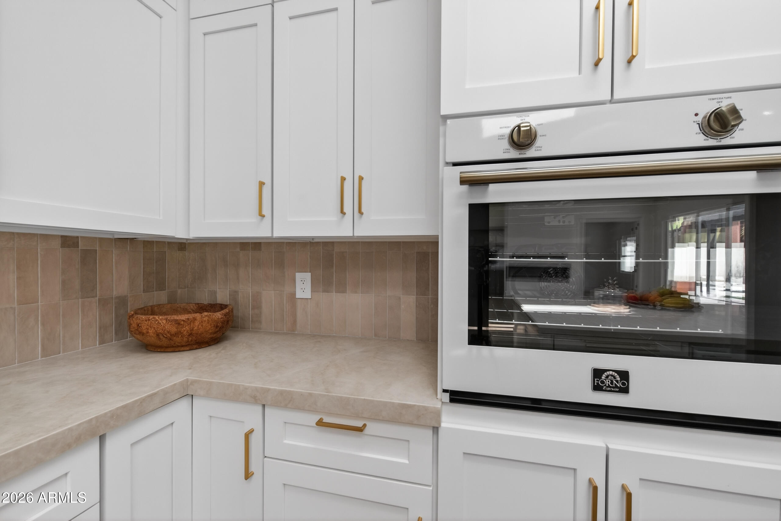 4048 East Edgemont Avenue Phoenix, AZ 85018 - Photo 9 of 88 Kitchen