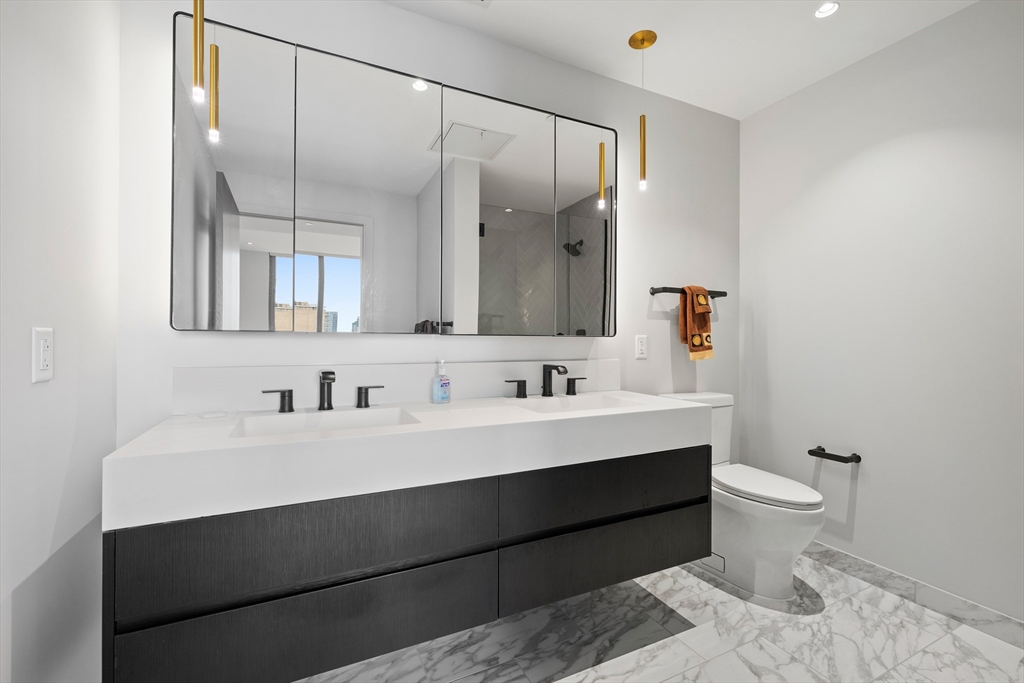 55 Lagrange Street, Unit PH22E Boston, MA 02116 - Photo 5 of 11