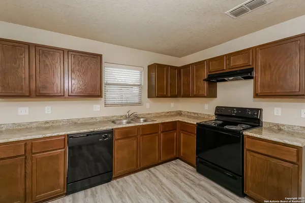 $1,760 | 2911 Aspen Meadow, San Antonio, TX 78238