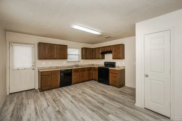 $1,760 | 2911 Aspen Meadow, San Antonio, TX 78238