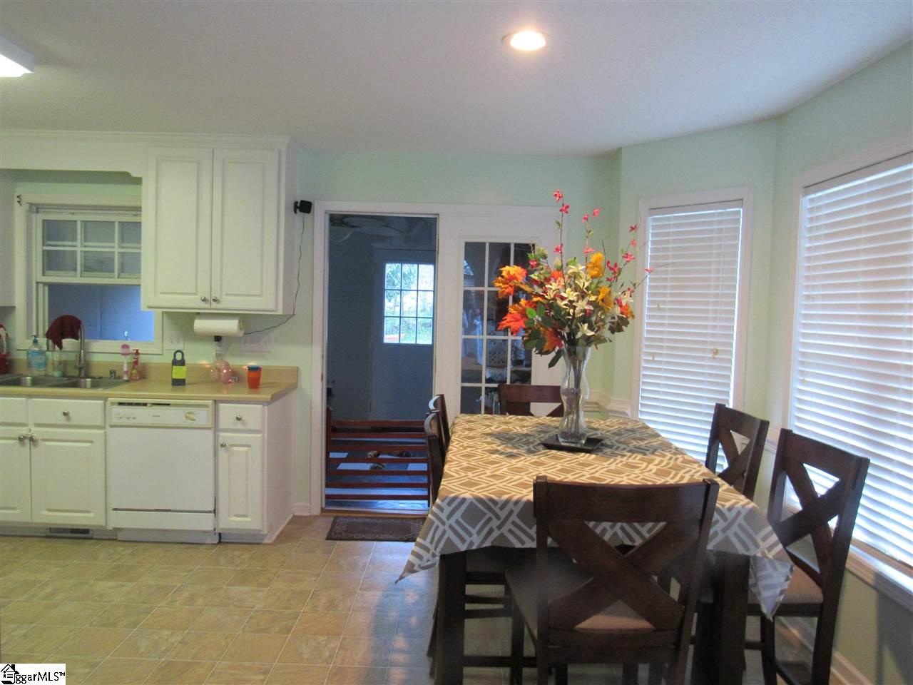 210 Johnson Avenue Inman, SC 29349 - Photo 5 of 12