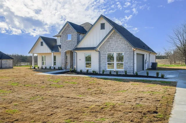 $575,000 | 2364 County Road 1112, Farmersville, TX 75442