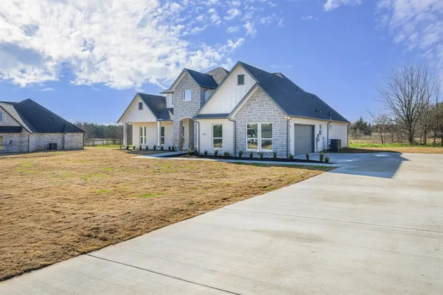 $575,000 | 2364 County Road 1112, Farmersville, TX 75442