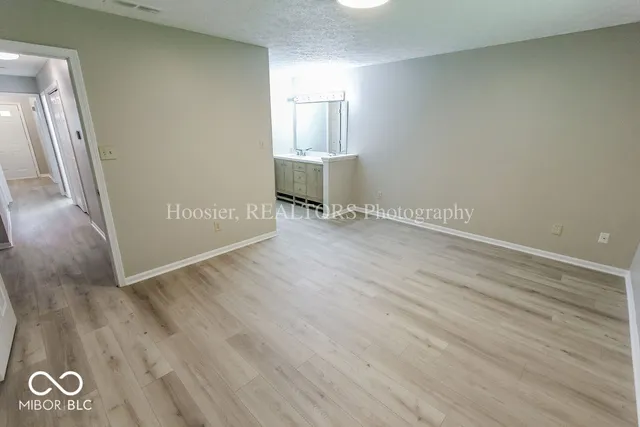 $329,000 | 14610 Village Park E Drive, Carmel, IN 46033