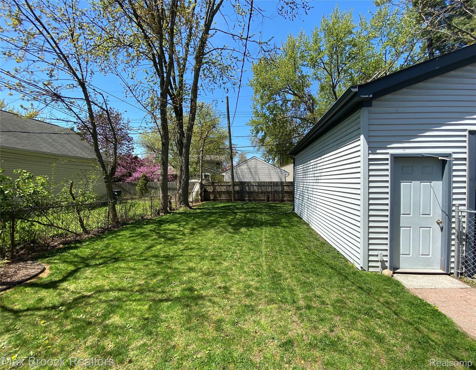 3325 Cumberland Road Berkley, MI 48072 - Photo 19 of 23 Fenced In Back Yard