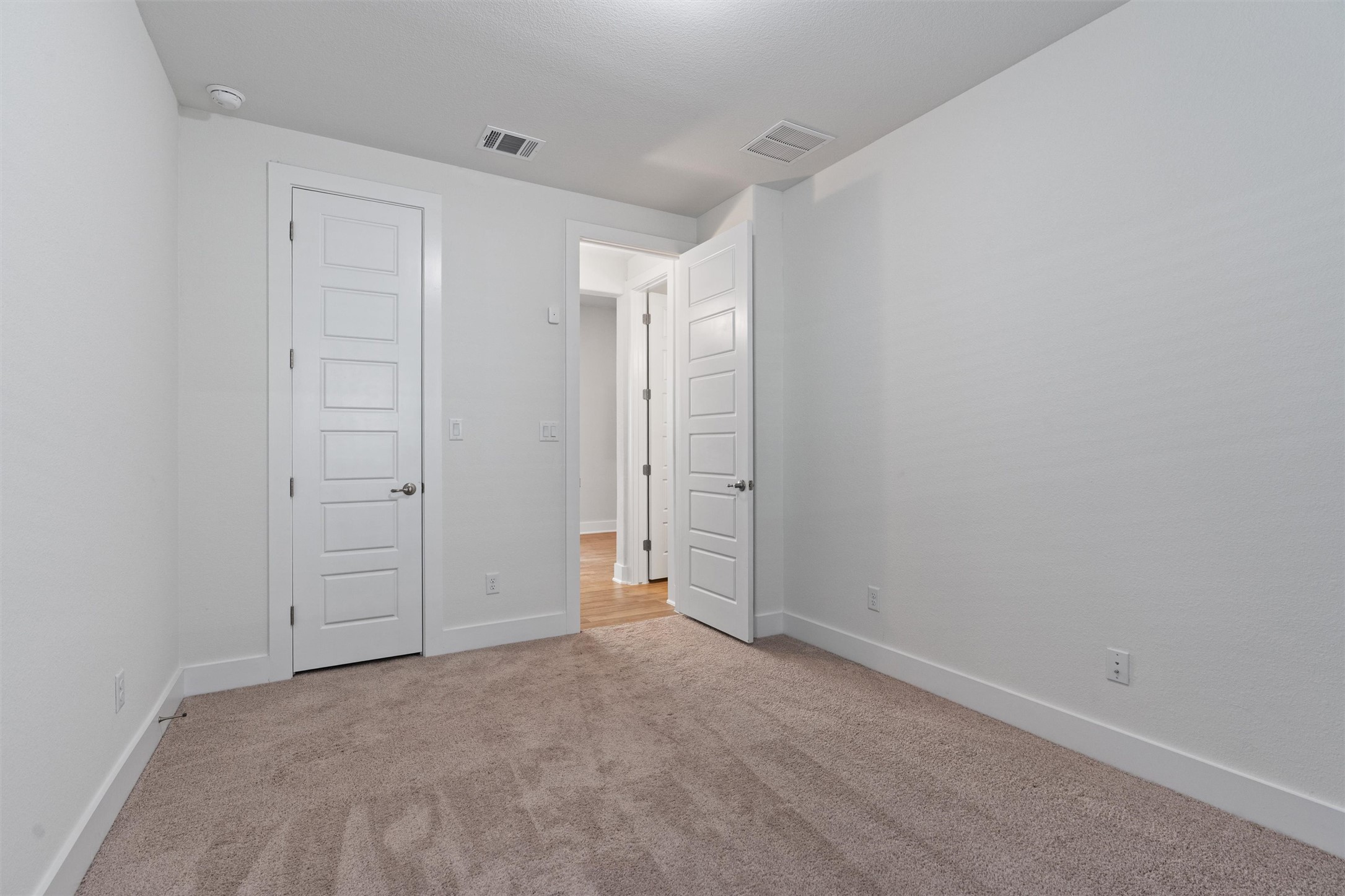 109 Wake Lane Georgetown, TX 78633 - Photo 24 of 34 an empty room with closet area