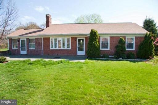 11203 Pfeffers Road Kingsville, MD 21087 - Photo 4 of 23 Large Front Yard!