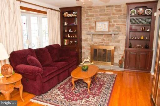 11203 Pfeffers Road Kingsville, MD 21087 - Photo 5 of 23 Living Room