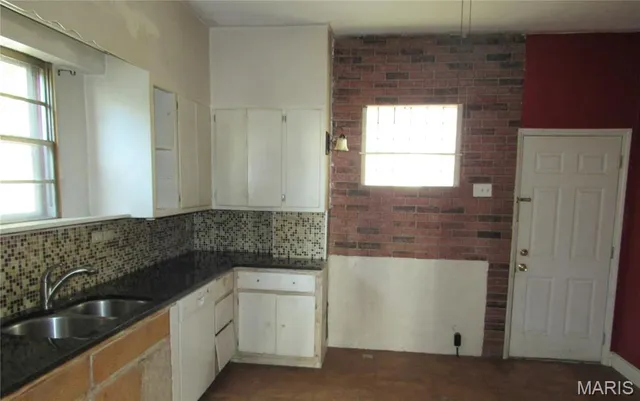 $99,900 | 1210 North Church Street, Belleville, IL 62221