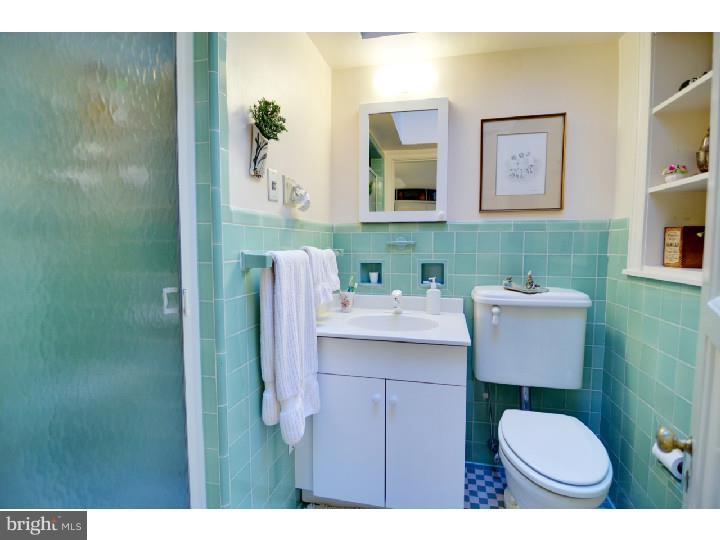 7 Hilltop Road Wallingford, PA 19086 - Photo 20 of 24 Bathroom