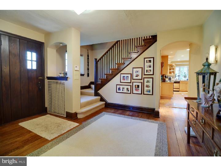 7 Hilltop Road Wallingford, PA 19086 - Photo 3 of 24 Foyer