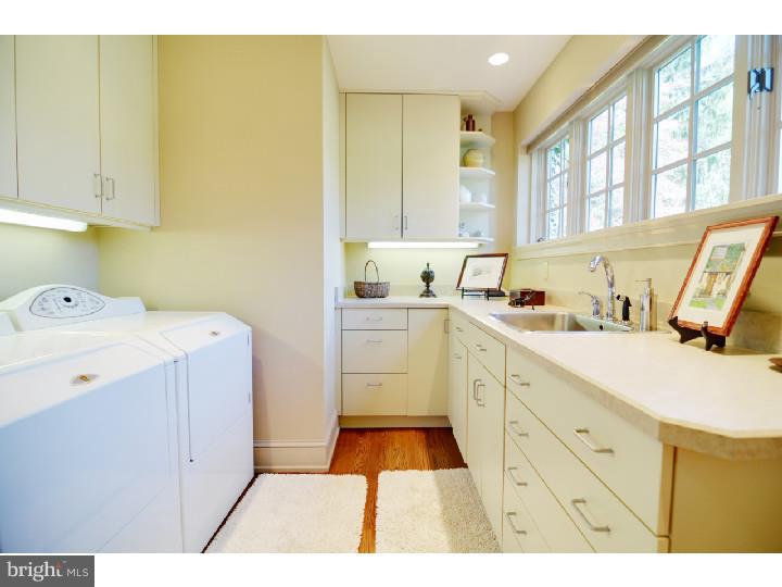 7 Hilltop Road Wallingford, PA 19086 - Photo 9 of 24 Laundry Room