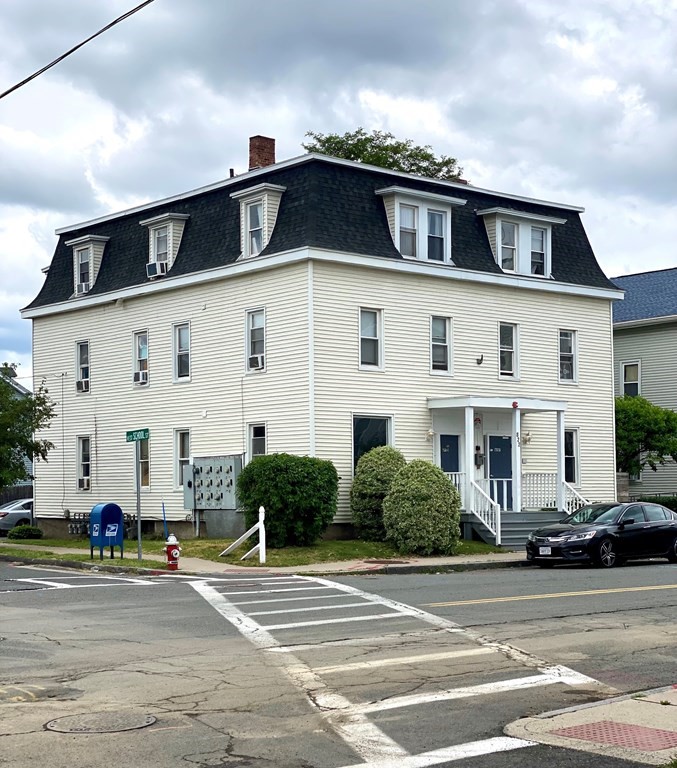 822 Main Street West Springfield, MA 01089 - Photo 1 of 8 Gallery Image 1