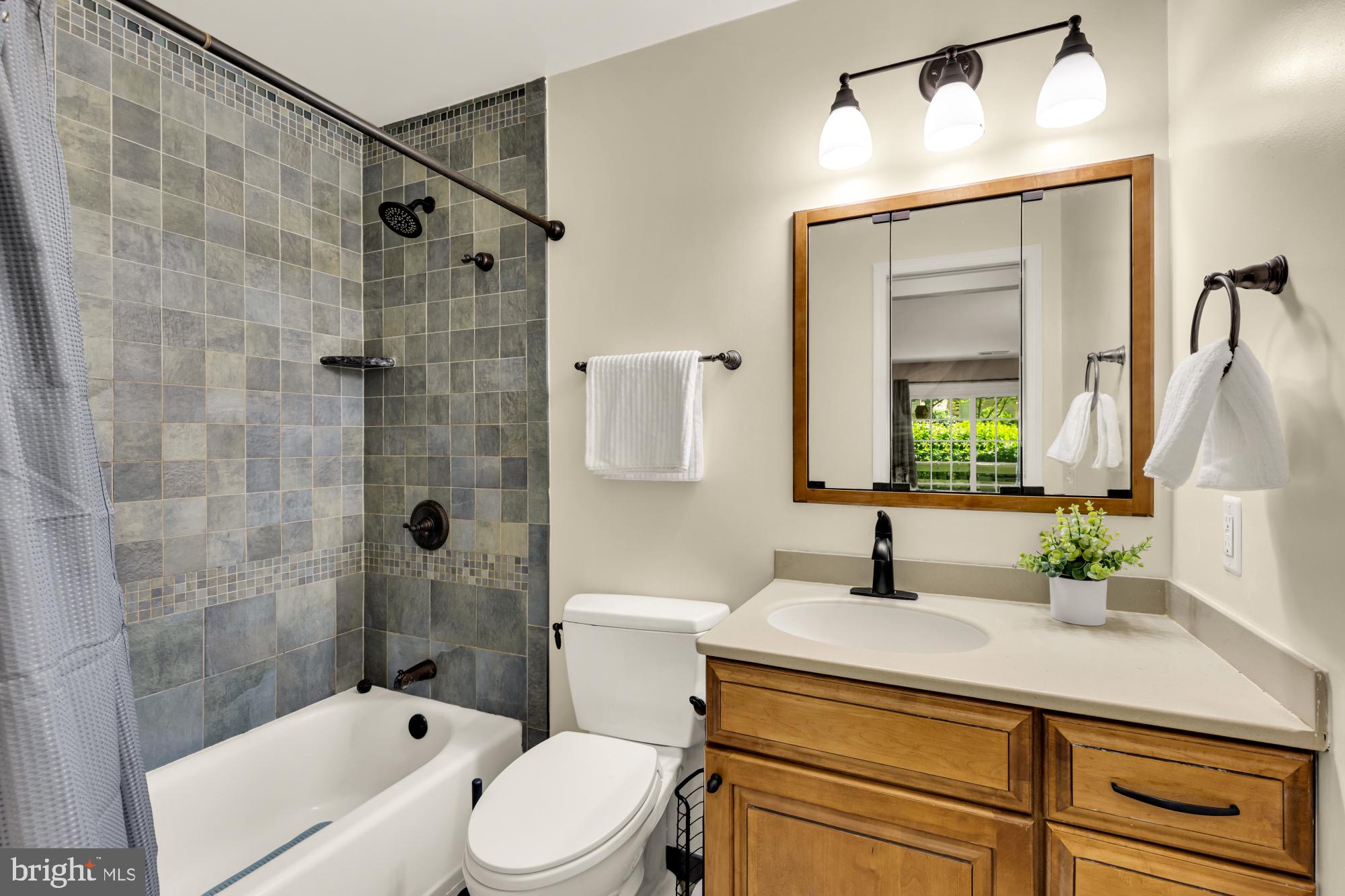 2225 Lovedale Lane, Unit 303A Reston, VA 20191 - Photo 12 of 20