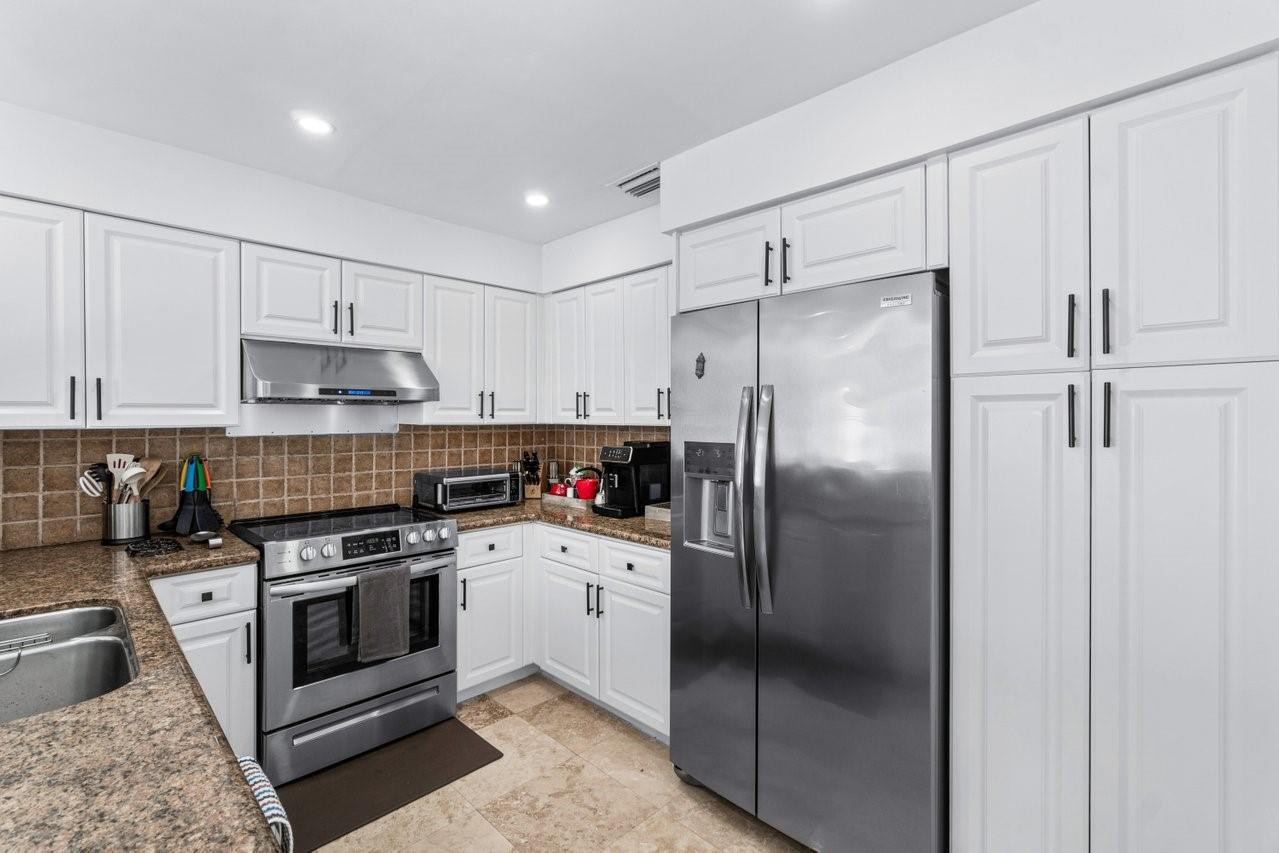 2058 Northwest 52nd Street Boca Raton, FL 33496 - Photo 8 of 35 Photo 8