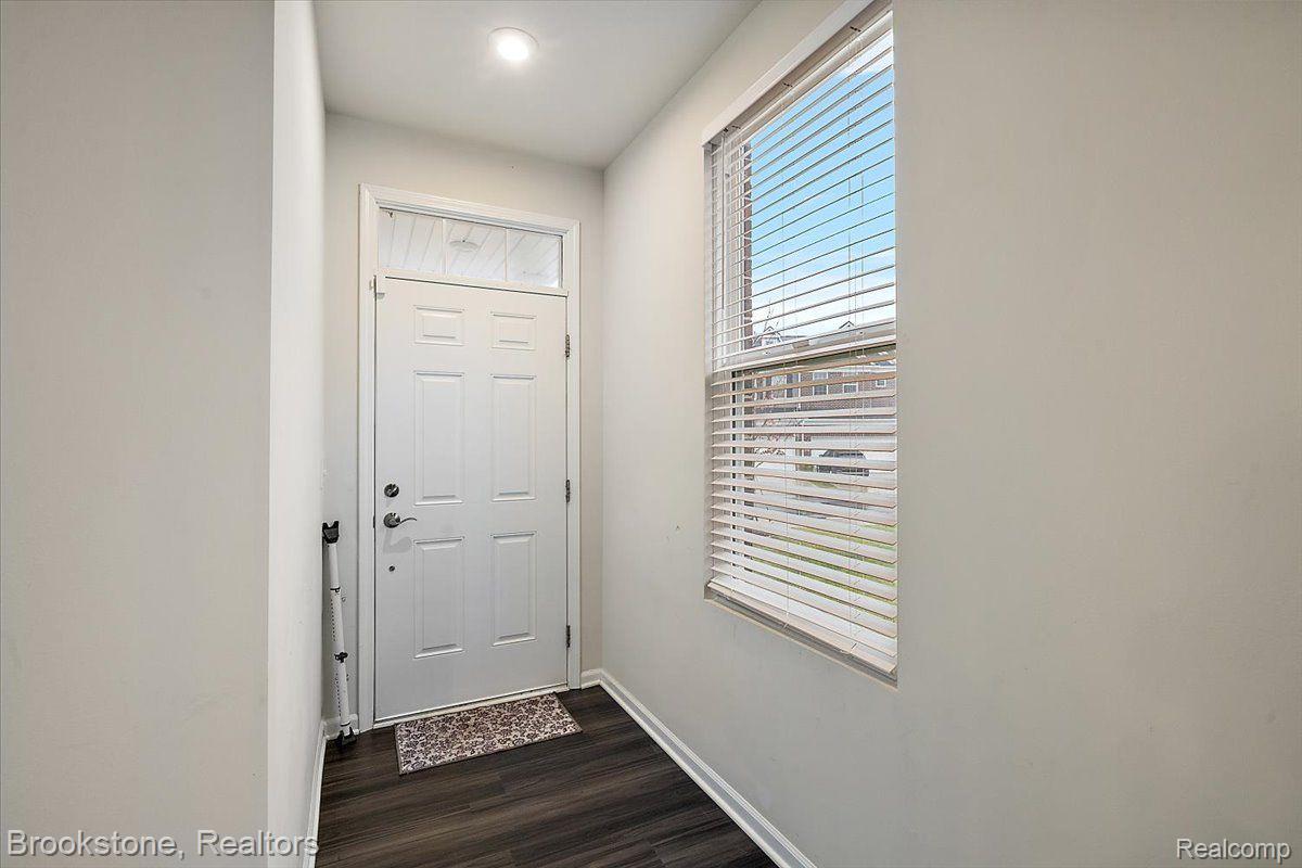 348 Strawberry Drive Rochester, MI 48307 - Photo 14 of 45