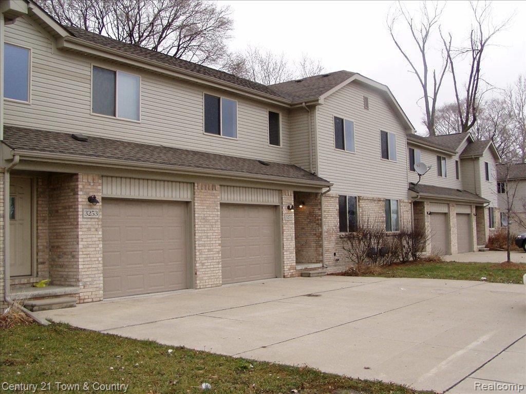 3255 East 11 Mile Road, Unit 7 Warren, MI 48092 - Photo 3 of 11 VIEW OF BUILDING