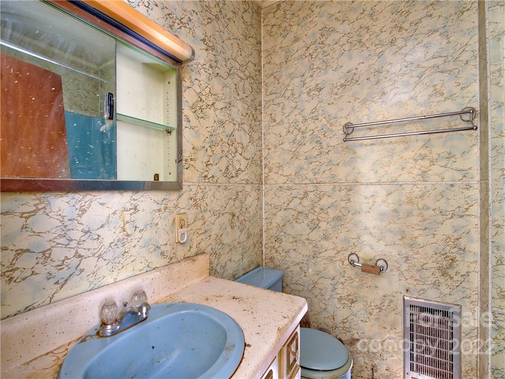 495 Franklin Grove Road Bryson City, NC 28713 - Photo 13 of 19 Gallery Image 13