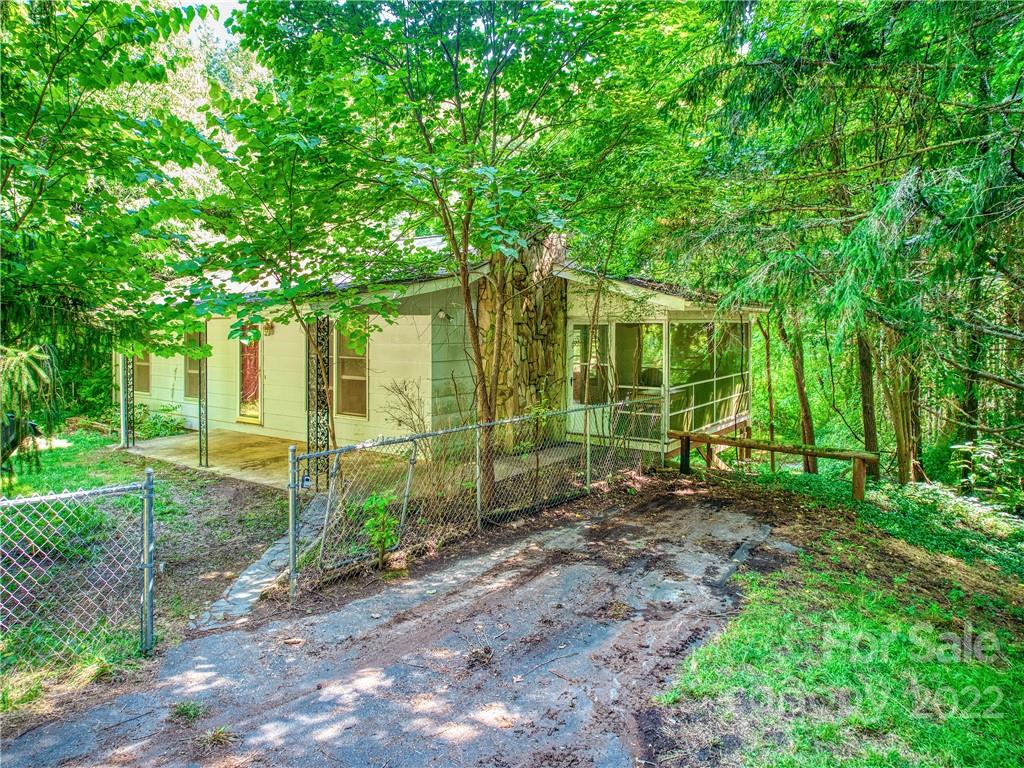 495 Franklin Grove Road Bryson City, NC 28713 - Photo 3 of 19 Gallery Image 3