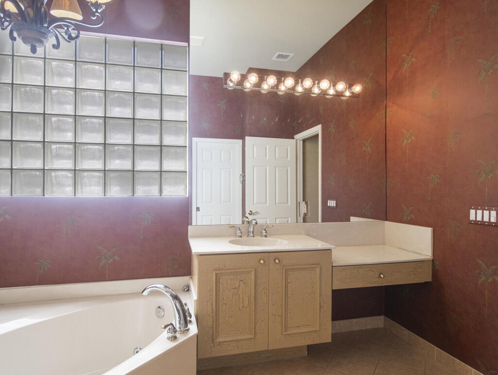 6507 Pavone Street Lake Worth, FL 33467 - Photo 32 of 40 Main Bath