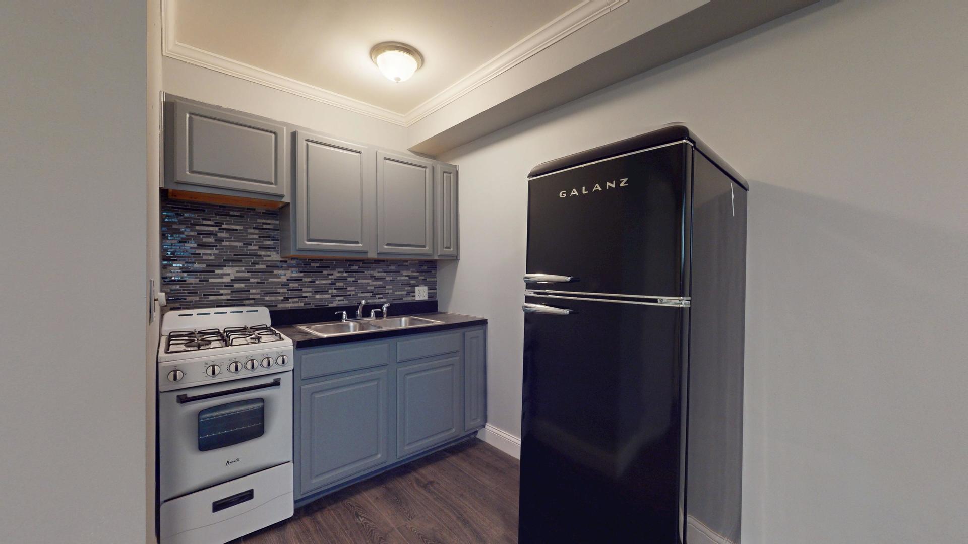 21 East Division Street, Unit GDNN Chicago, IL 60611 - Photo 4 of 5