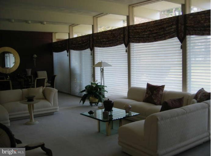 8311 Burning Wood Road Baltimore, MD 21208 - Photo 4 of 16 Living Room
