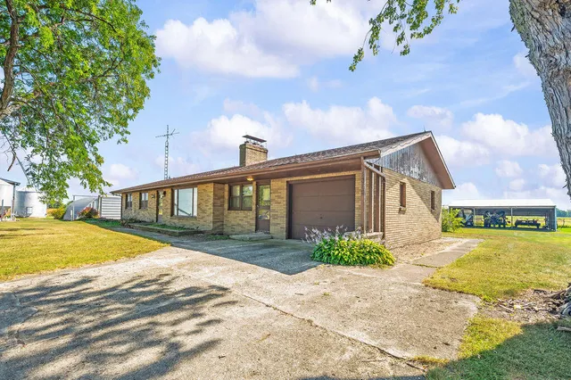 $1,600,000 | 2362 Browntown Road, Buchanan, MI 49107