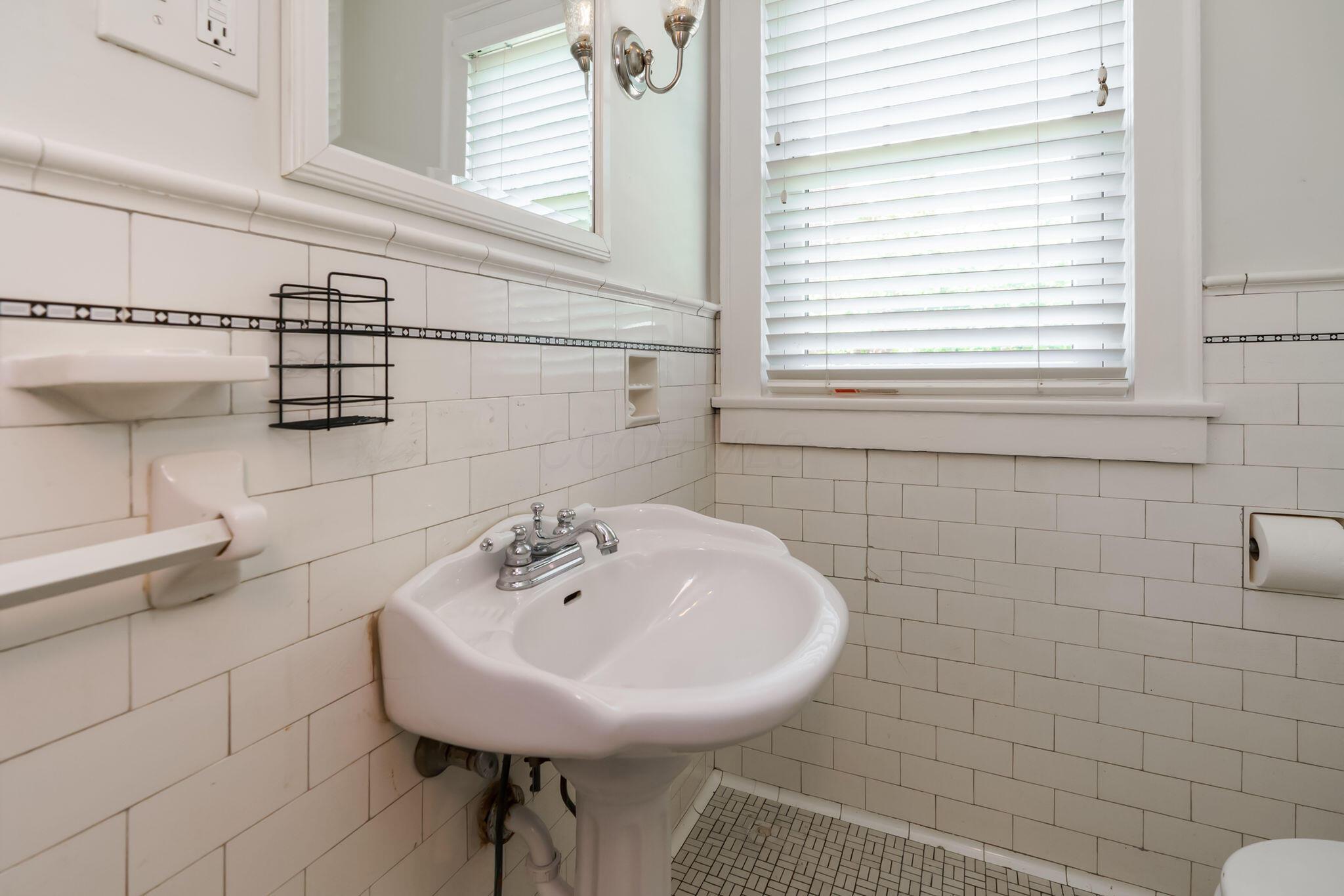 2229 Coventry Road, Unit 4 Columbus, OH 43221 - Photo 18 of 30