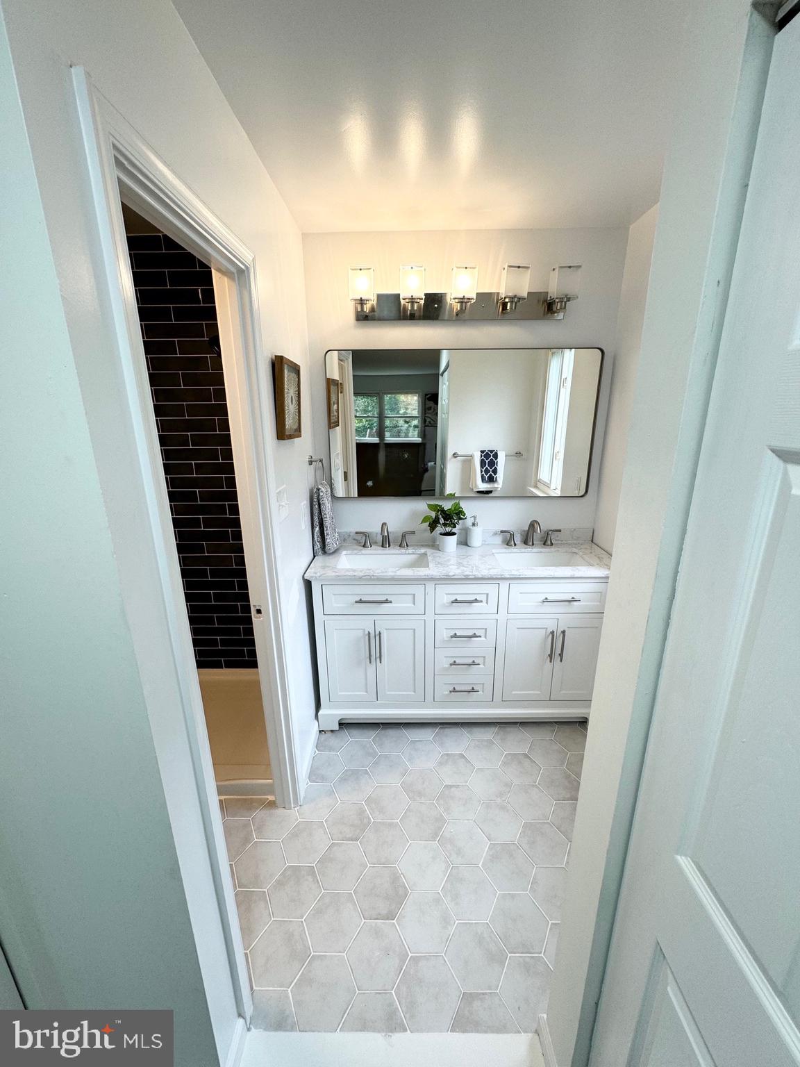 7833 Miller Fall Road Derwood, MD 20855 - Photo 11 of 32 Gallery Image 11
