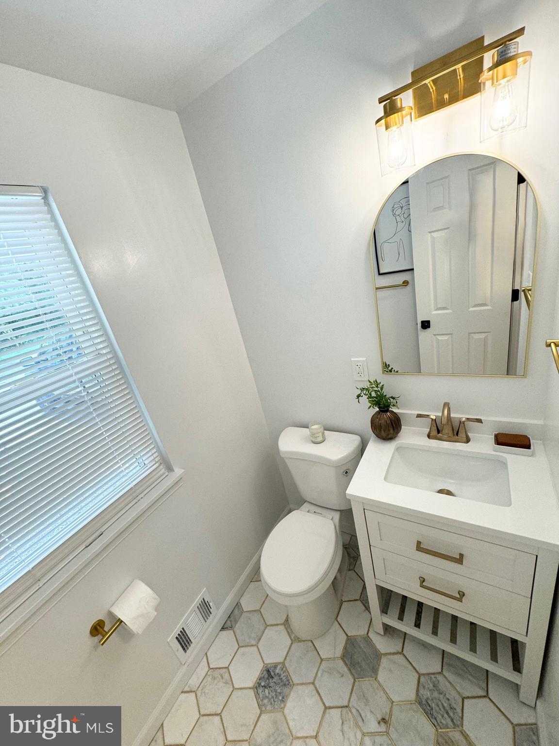 7833 Miller Fall Road Derwood, MD 20855 - Photo 7 of 32 Gallery Image 7