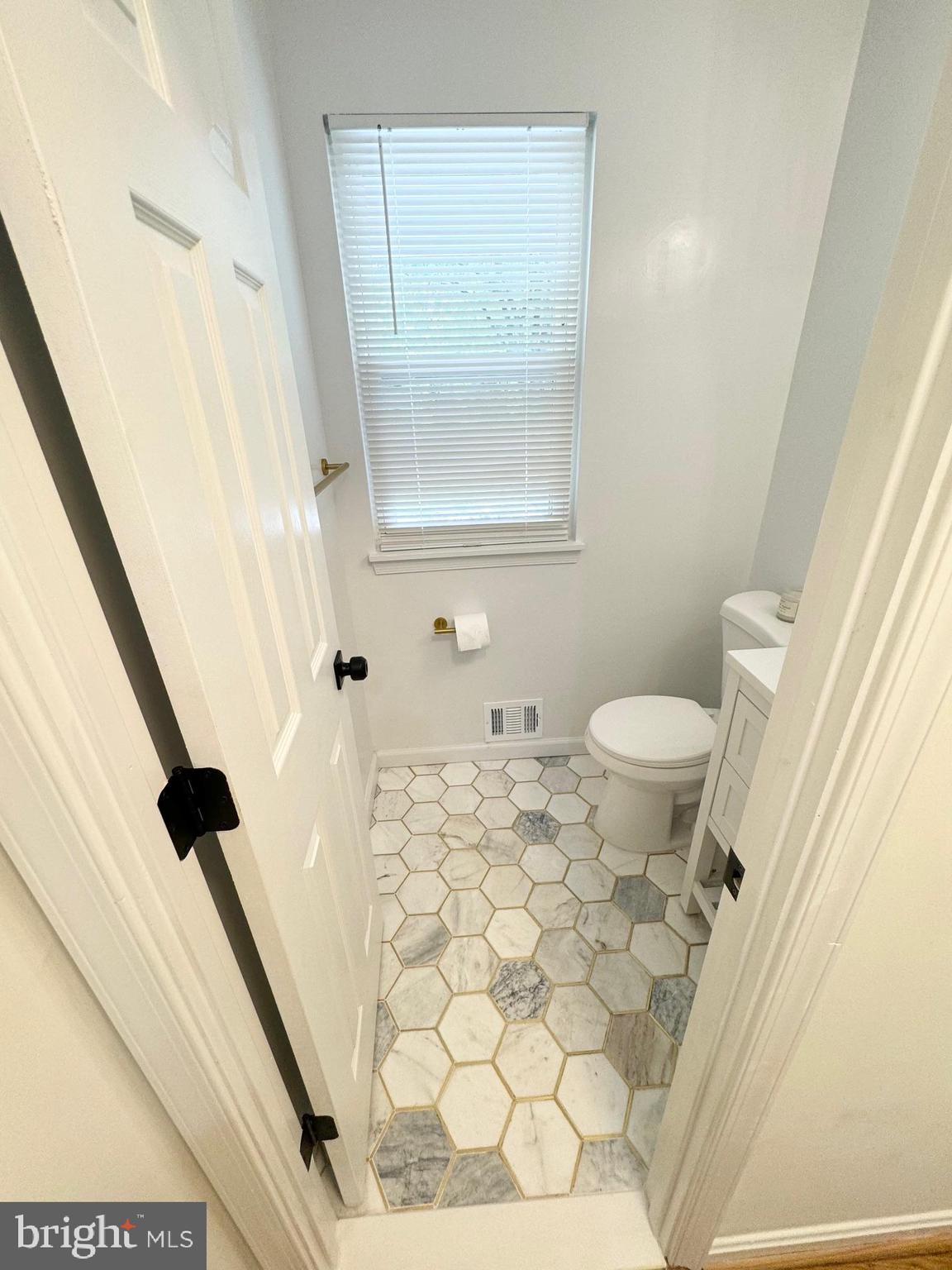 7833 Miller Fall Road Derwood, MD 20855 - Photo 8 of 32 Gallery Image 8