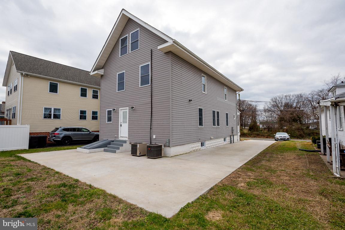 417 Riverside Drive Baltimore, MD 21221 - Photo 4 of 48 Gallery Image 4