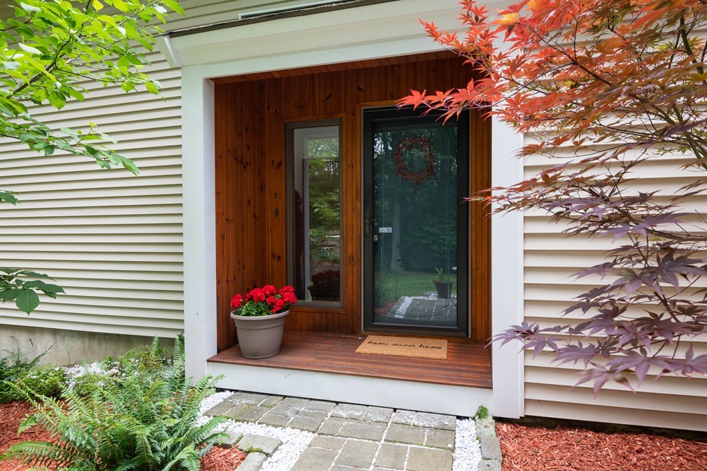 284 Main Street Boxford, MA 01921 - Photo 3 of 25 a front view of a house