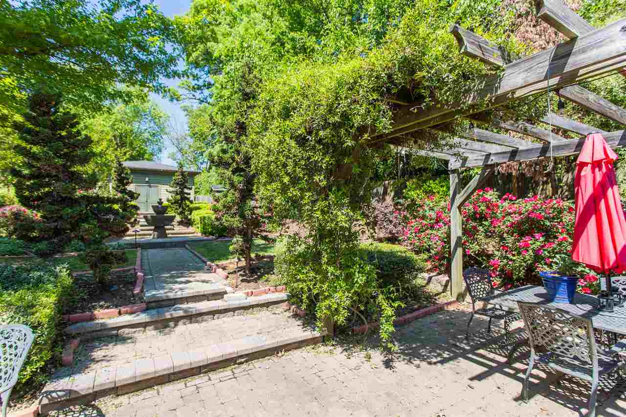 415 Elm Street Raleigh, NC 27604 - Photo 3 of 16 Patio/Garden