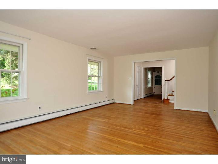 827 Byers Road Chester Springs, PA 19425 - Photo 4 of 23 Living Room