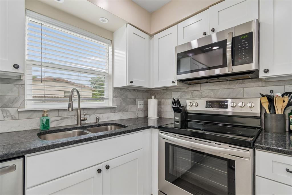 5501 82nd Avenue North Pinellas Park, FL 33781 - Photo 18 of 42