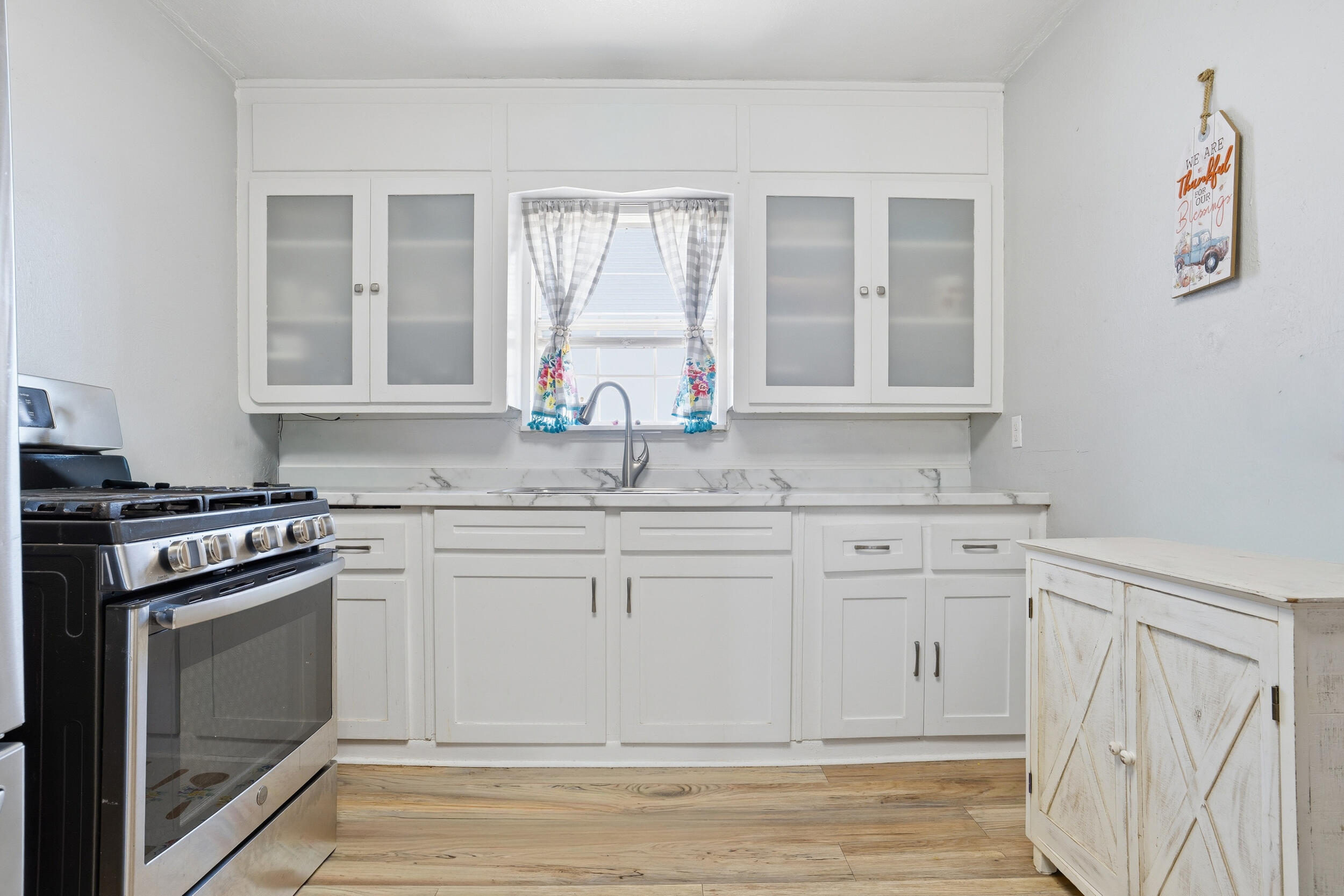 2104 West 26th Plainview, TX 79072 - Photo 5 of 17 5_dsc04856