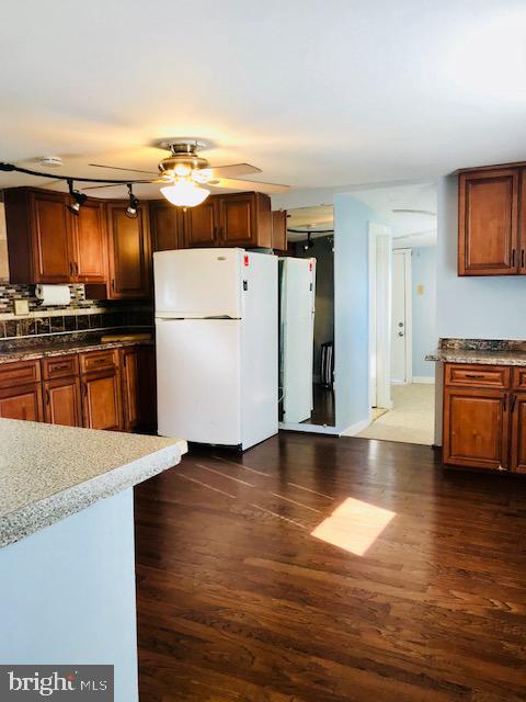 44 Pine Street Beverly, NJ 08010 - Photo 4 of 29