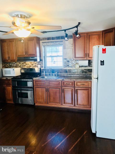 44 Pine Street Beverly, NJ 08010 - Photo 7 of 29