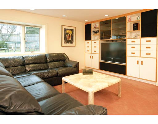 27 Deborah Road Newton, MA 02459 - Photo 3 of 3
