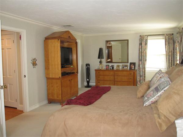 21 Longmeadow Road Westborough, MA 01581 - Photo 16 of 30 Gallery Image 16