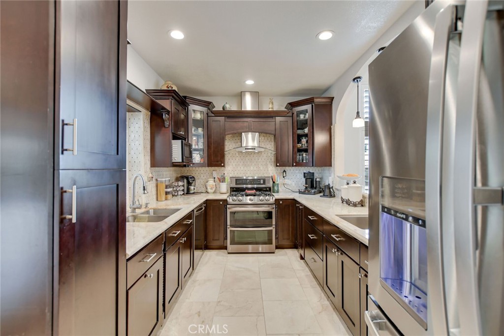 22795 Raven Way Grand Terrace, CA 92313 - Photo 12 of 44
