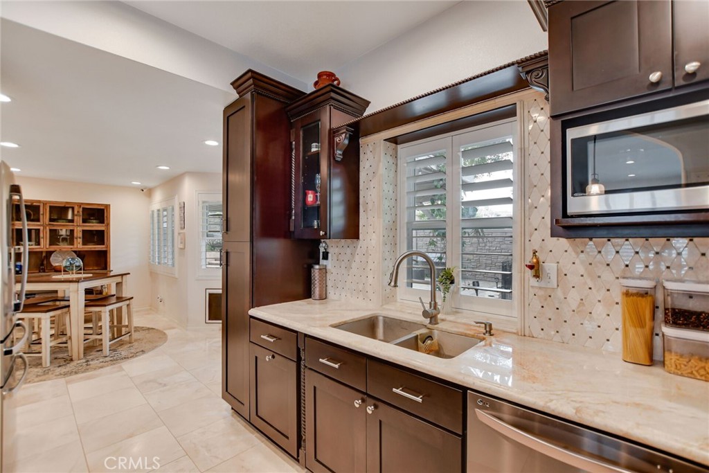 22795 Raven Way Grand Terrace, CA 92313 - Photo 13 of 44