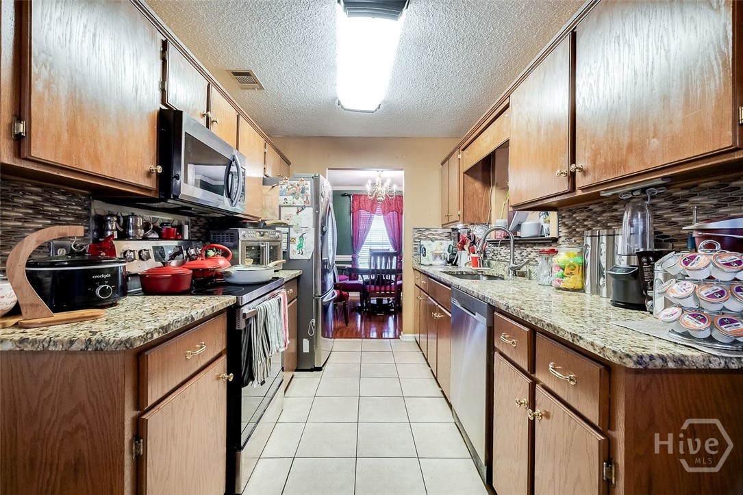 103 West Tisbury Lane Pooler, GA 31322 - Photo 13 of 40 Kitchen