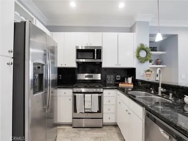 $500,000 | 24507 Town Center Drive, Unit 7418, Valencia, CA 91355