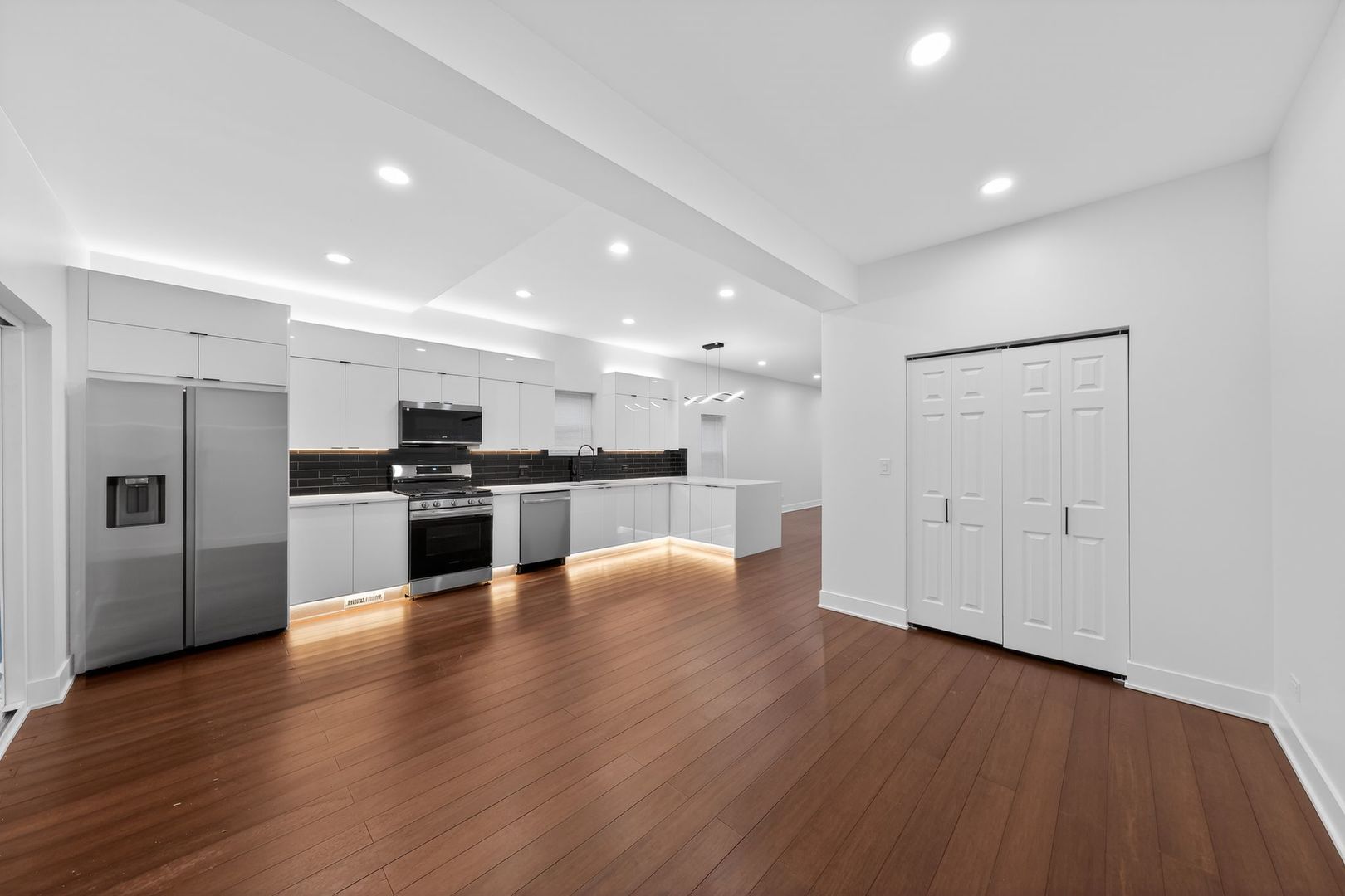 148 West 59th Street Chicago, IL 60621 - Photo 6 of 31