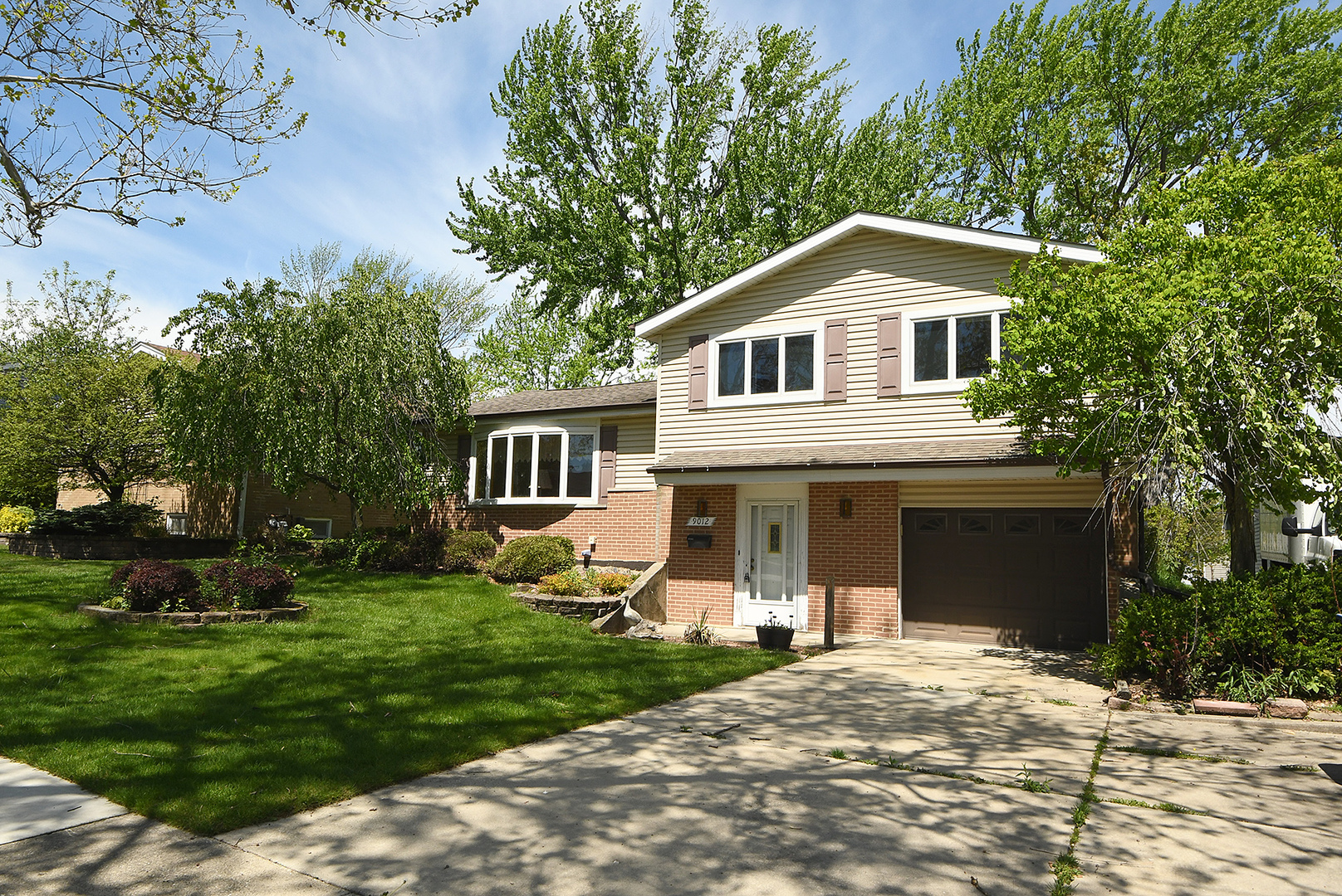 9012 89th Street Hickory Hills, IL 60457 - Photo 3 of 29