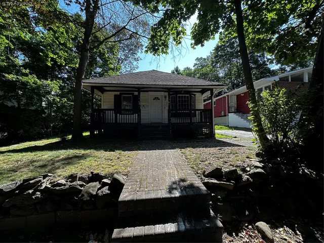 $760,000 | 5 Spring Lane, Great Neck, NY 11024